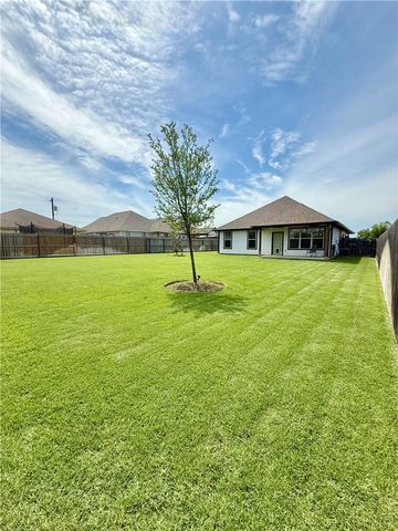 3677 Rabbit Lane, Bryan, TX 77808