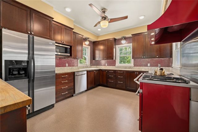 615 Prairie Creek Drive, Rogers, AR 72756