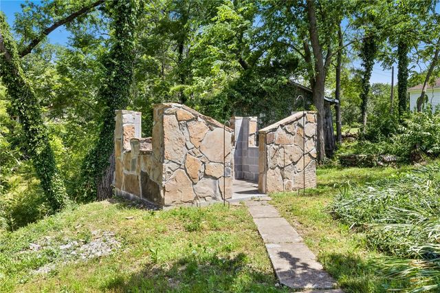 615 Prairie Creek Drive, Rogers, AR 72756