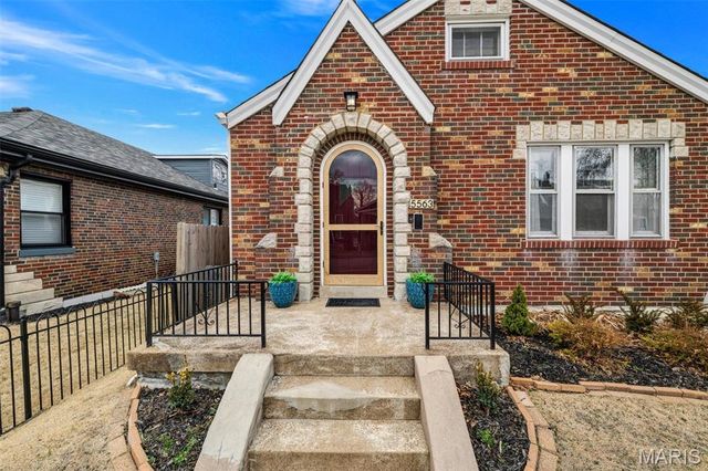 5563 Devonshire Avenue, St Louis, MO 63109