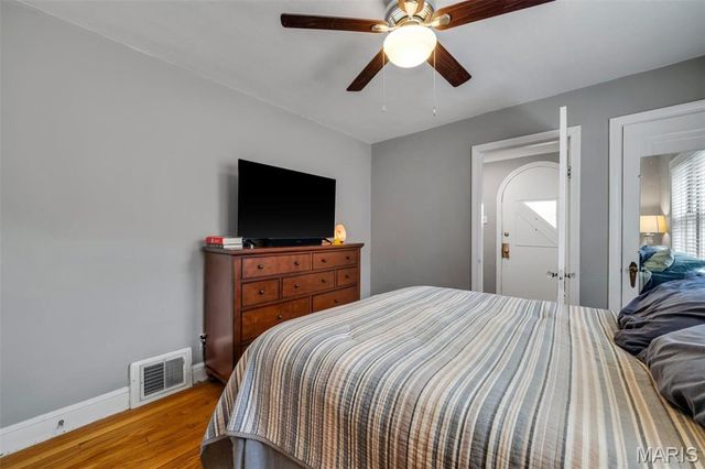 5563 Devonshire Avenue, St Louis, MO 63109