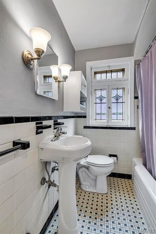 5563 Devonshire Avenue, St Louis, MO 63109