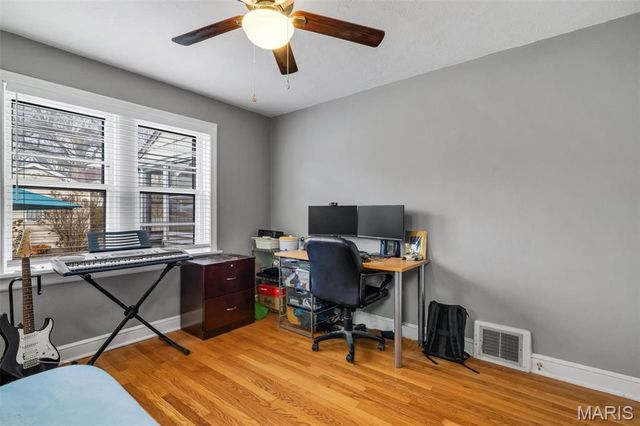 5563 Devonshire Avenue, St Louis, MO 63109