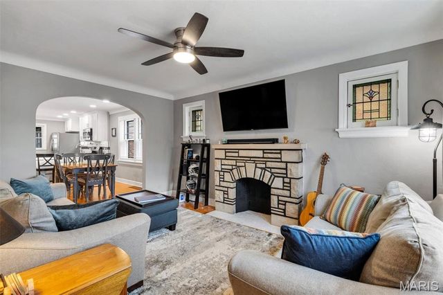 5563 Devonshire Avenue, St Louis, MO 63109