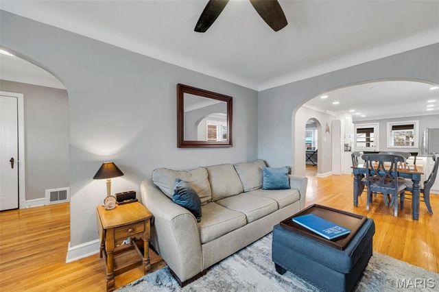 5563 Devonshire Avenue, St Louis, MO 63109