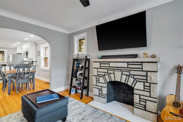 5563 Devonshire Avenue, St Louis, MO 63109