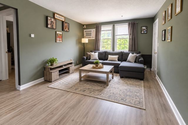 160 Tyngsboro Rd 6C, Chelmsford, MA 01863