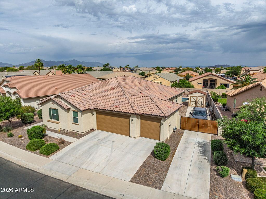 Image 3 of property listing at 40614 W HOPPER Drive, Maricopa, AZ 85138