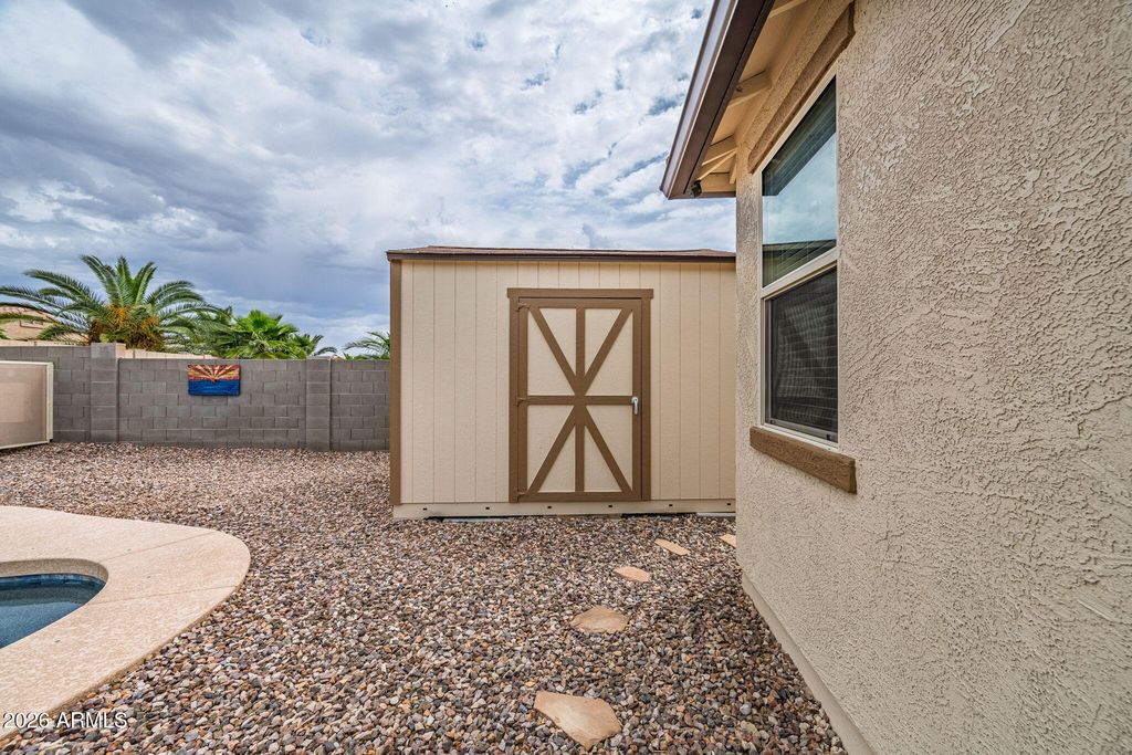 Image 5 of property listing at 40614 W HOPPER Drive, Maricopa, AZ 85138