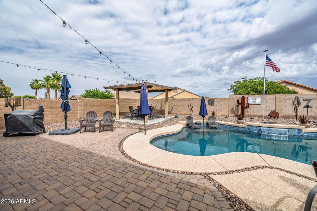 Image 6 of property listing at 40614 W HOPPER Drive, Maricopa, AZ 85138