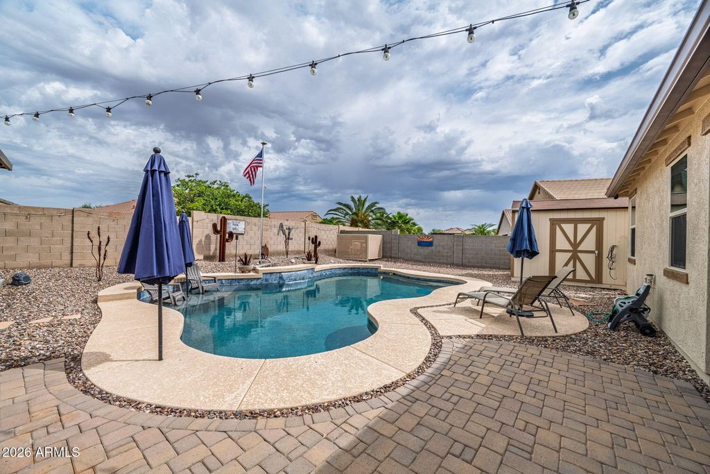 Image 8 of property listing at 40614 W HOPPER Drive, Maricopa, AZ 85138