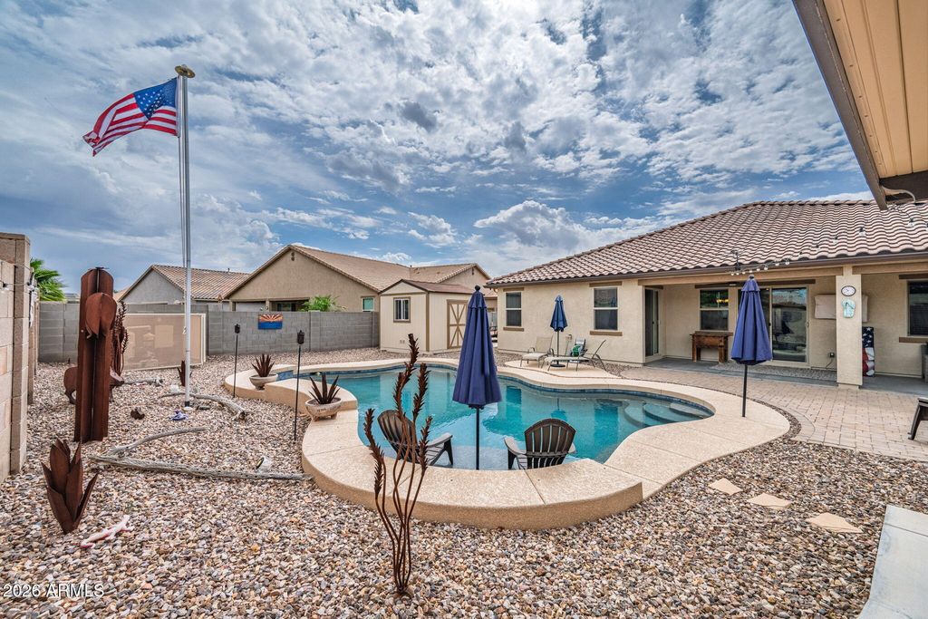 Image 9 of property listing at 40614 W HOPPER Drive, Maricopa, AZ 85138