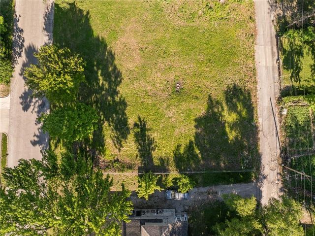 1217 Armstrong Avenue, Kansas City, KS 66102