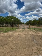 05 Windmill Ranchettes CR 329, Jourdanton, TX 78064
