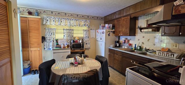 7392 Fairground Road, Blanchester, OH 45107
