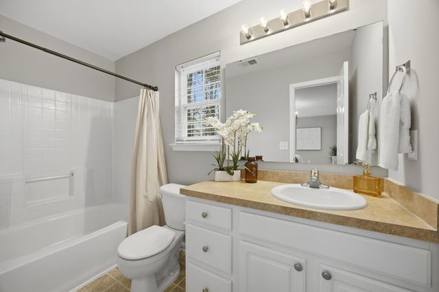 100 Bainsbury Lane, Summerville, SC 29483