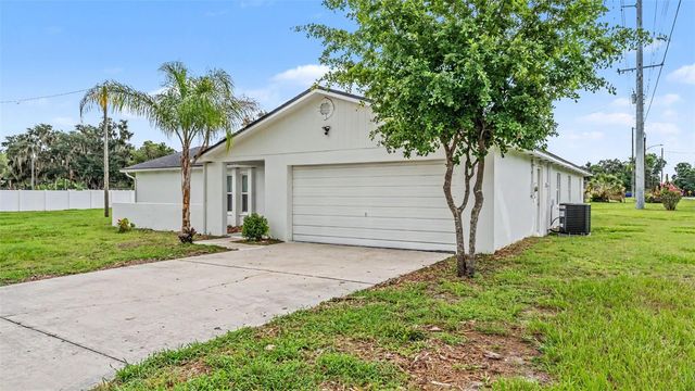 2055 AVENUE C, Mulberry, FL 33860