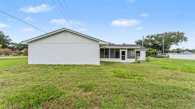 2055 AVENUE C, Mulberry, FL 33860