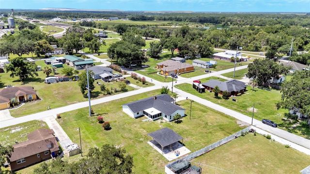 2055 AVENUE C, Mulberry, FL 33860