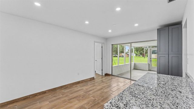 2055 AVENUE C, Mulberry, FL 33860
