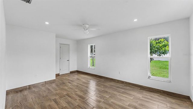 2055 AVENUE C, Mulberry, FL 33860