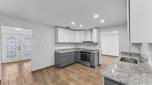 2055 AVENUE C, Mulberry, FL 33860