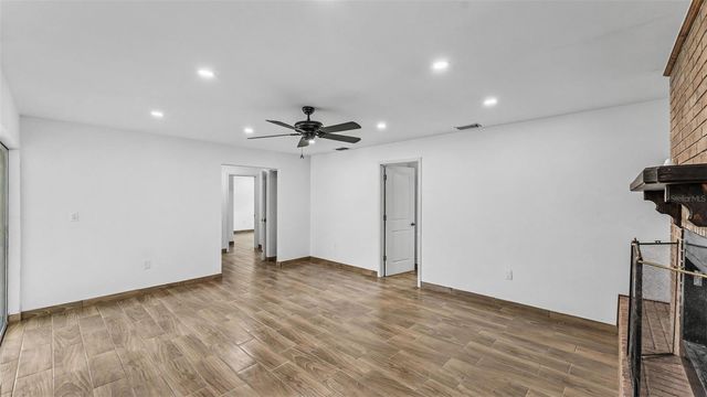 2055 AVENUE C, Mulberry, FL 33860