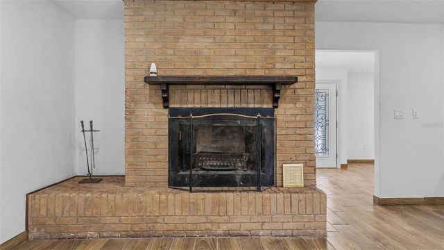 2055 AVENUE C, Mulberry, FL 33860