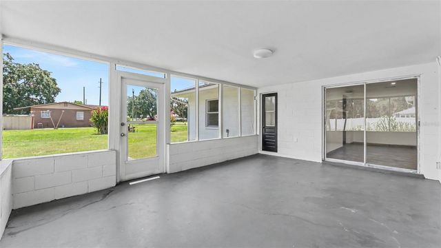 2055 AVENUE C, Mulberry, FL 33860