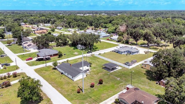 2055 AVENUE C, Mulberry, FL 33860