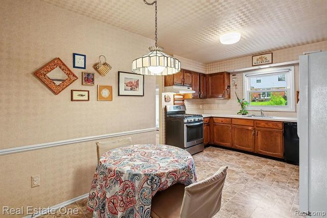 4923 Stamford Drive, West Bloomfield, MI 48323