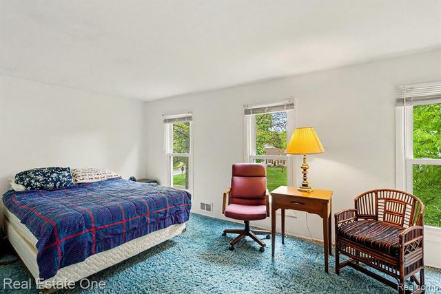 4923 Stamford Drive, West Bloomfield, MI 48323