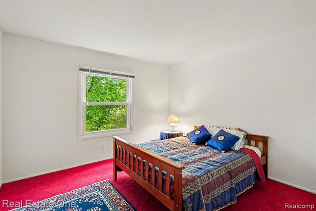 4923 Stamford Drive, West Bloomfield, MI 48323
