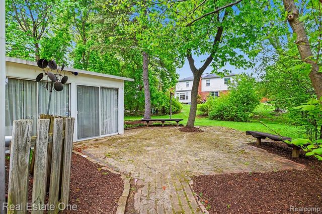 4923 Stamford Drive, West Bloomfield, MI 48323