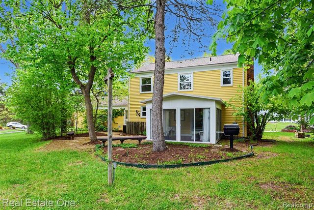 4923 Stamford Drive, West Bloomfield, MI 48323