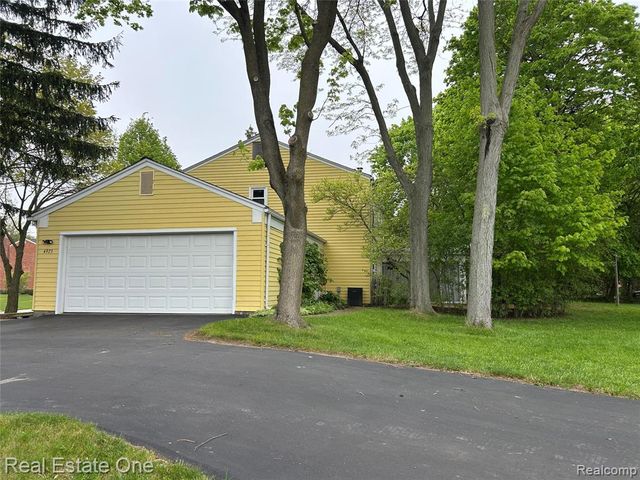 4923 Stamford Drive, West Bloomfield, MI 48323