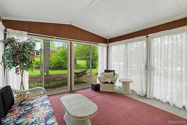 4923 Stamford Drive, West Bloomfield, MI 48323
