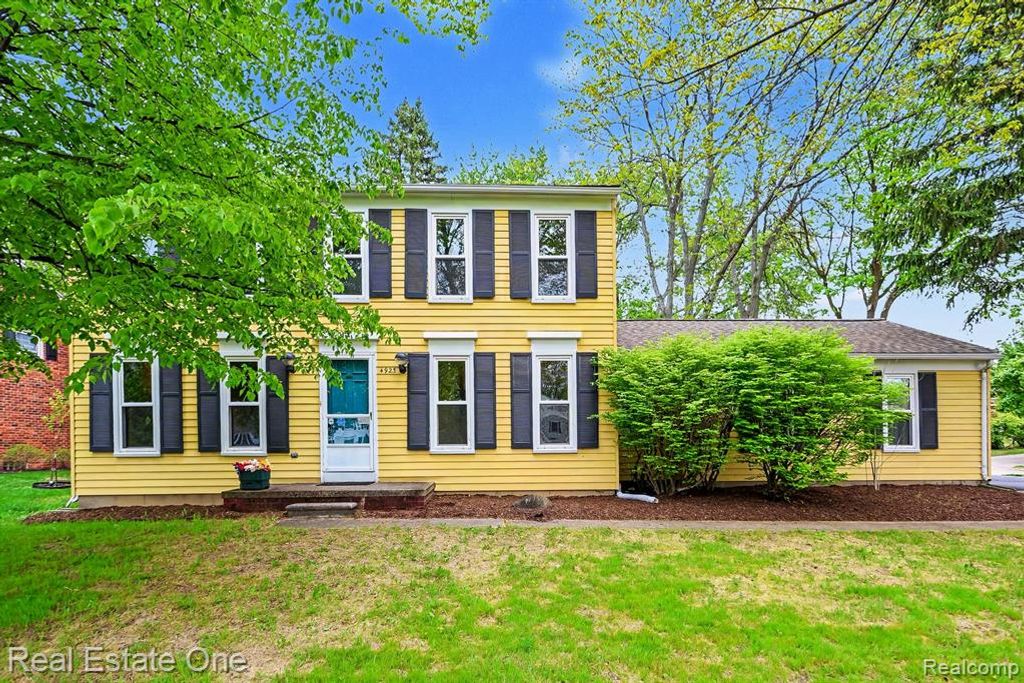 4923 Stamford Drive, West Bloomfield, MI 48323