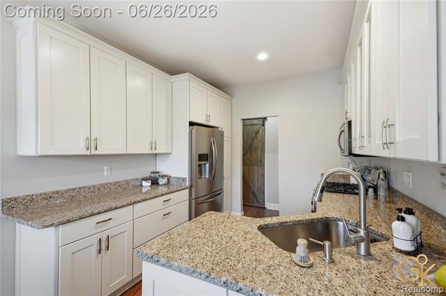 49613 Draper Circle, Plymouth, MI 48170