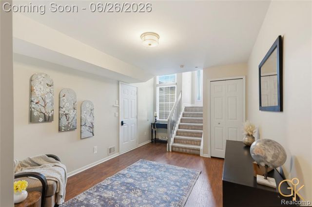 49613 Draper Circle, Plymouth, MI 48170
