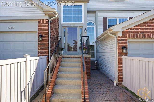 49613 Draper Circle, Plymouth, MI 48170