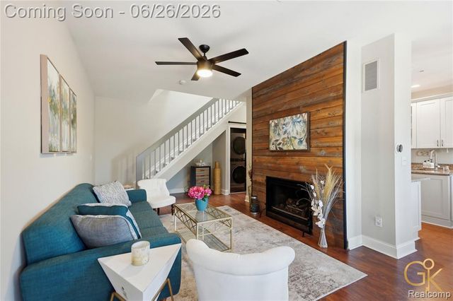 49613 Draper Circle, Plymouth, MI 48170