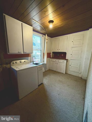 21 E COLLINGS AVE, Collingswood, NJ 08108