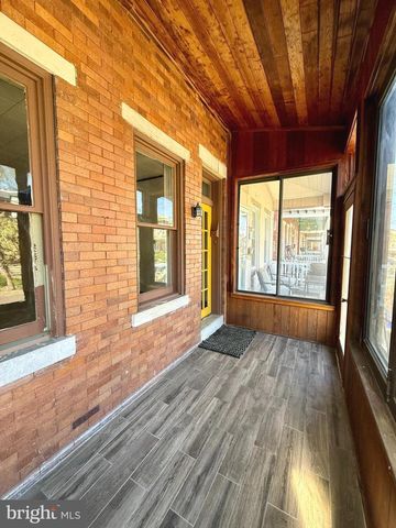 21 E COLLINGS AVE, Collingswood, NJ 08108