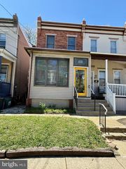 21 E COLLINGS AVE, Collingswood, NJ 08108