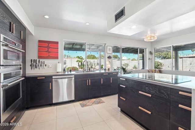 3336 E HATCHER Road, Phoenix, AZ 85028