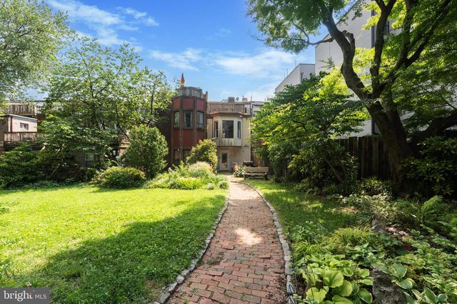 3725 LANCASTER AVE, Philadelphia, PA 19104