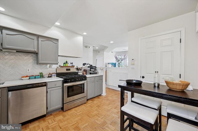 3725 LANCASTER AVE, Philadelphia, PA 19104