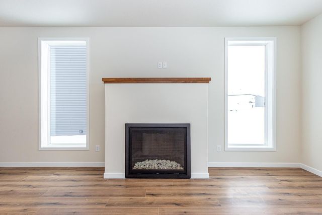 5476 LORI Lane W, West Fargo, ND 58078