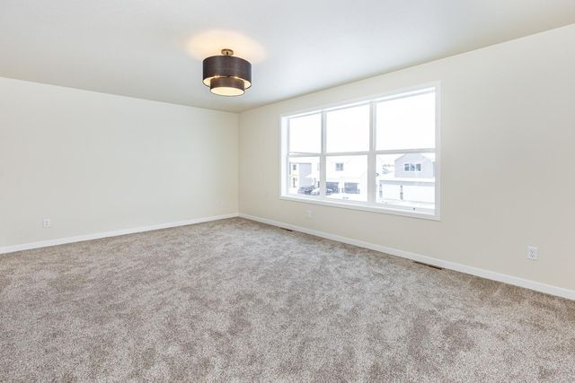 5476 LORI Lane W, West Fargo, ND 58078